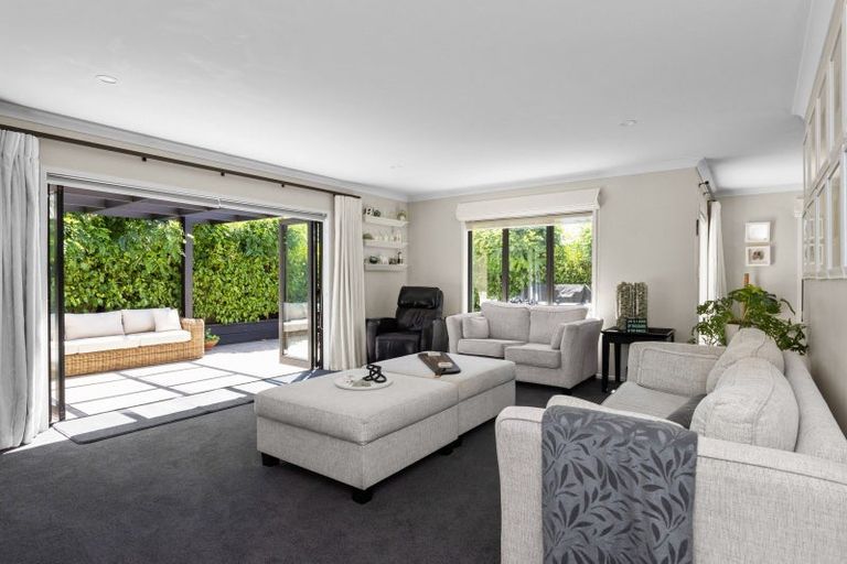 Photo of property in 2/11 Te Aute Road, Havelock North, 4130