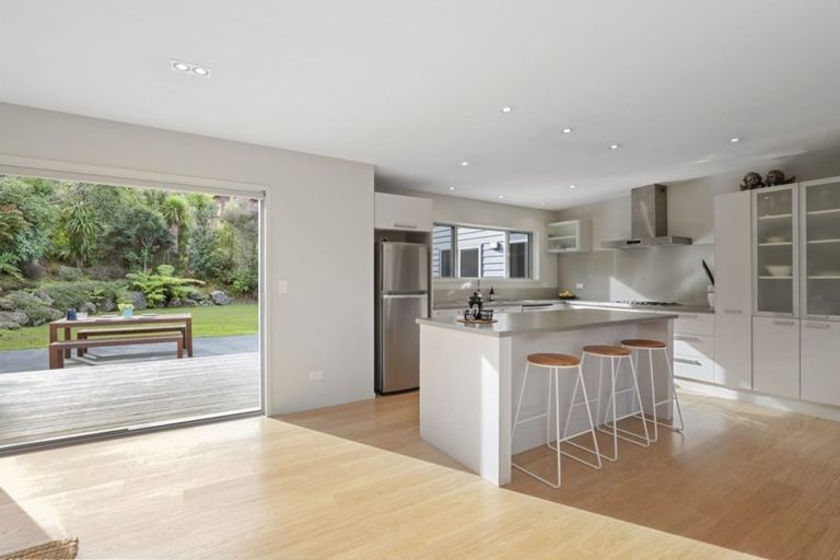 Photo of property in 12 Robertson Street, Raglan, 3225