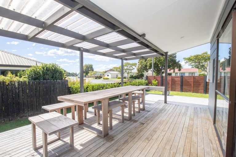 Photo of property in 28 Darlington Street, Ngatea, 3503