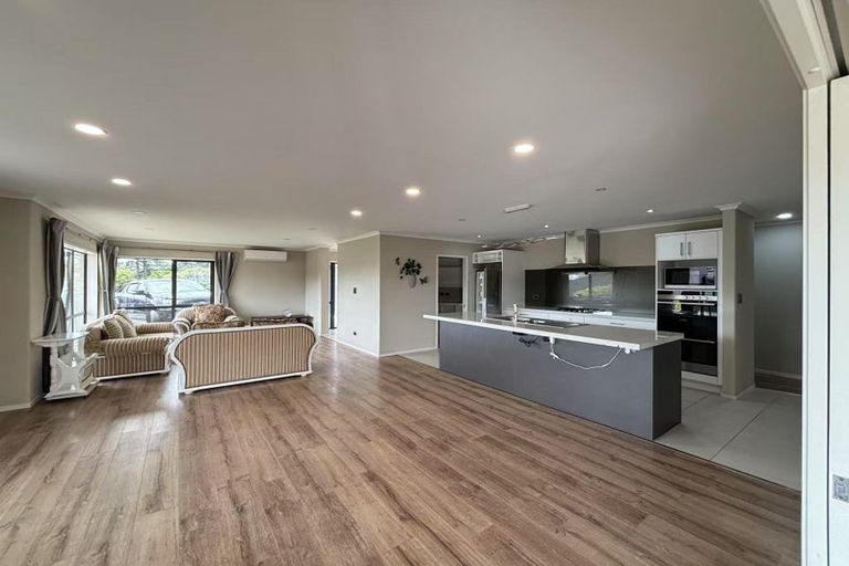 Photo of property in 8 Harris Drive, Silverdale, 0932