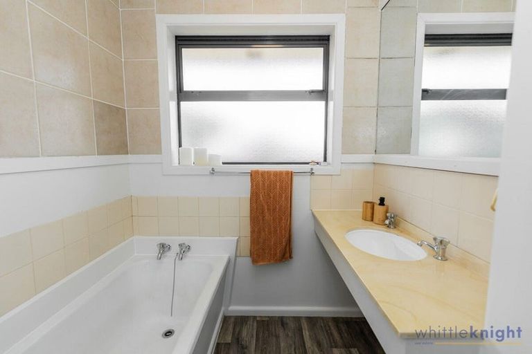 Photo of property in 6 Gladson Avenue, Sockburn, Christchurch, 8042