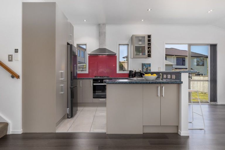 Photo of property in 17 Tasman Close, Aotea, Porirua, 5024