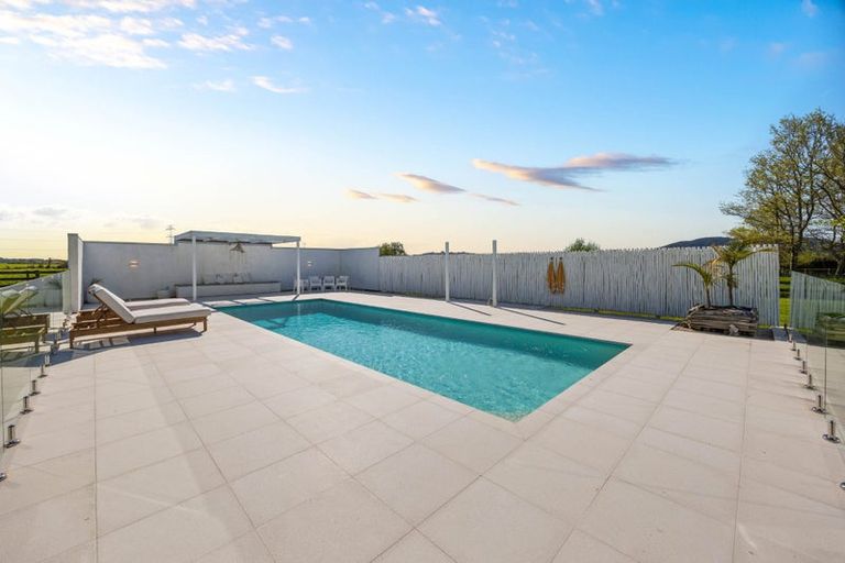 Photo of property in 161 Monument Road, Clevedon, 2582