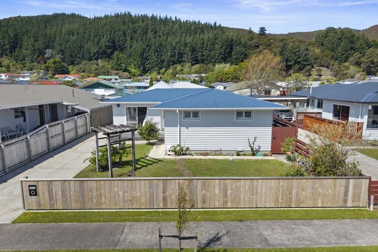 Photo of property in 22 Berkeley Road, Wainuiomata, Lower Hutt, 5014
