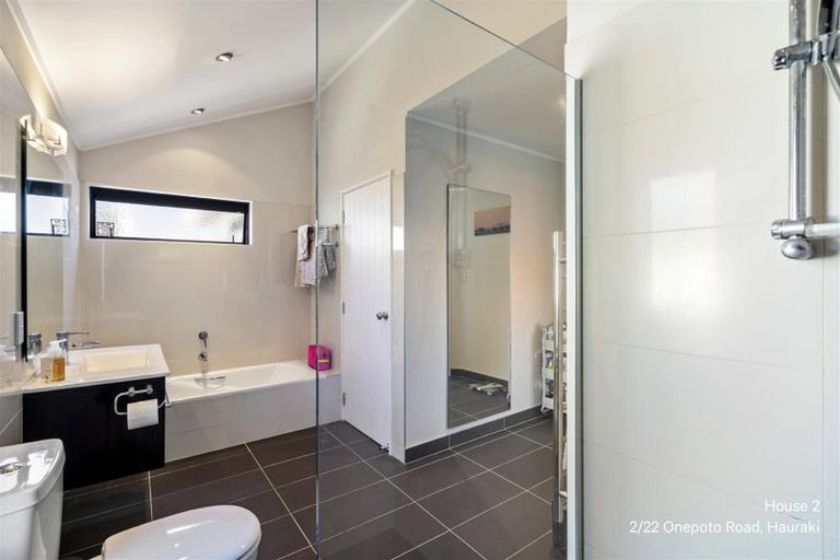 Photo of property in 2/22 Onepoto Road, Hauraki, Auckland, 0622