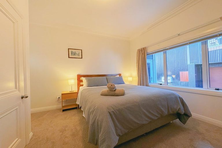 Photo of property in 14b Glenmore Street, Thorndon, Wellington, 6011