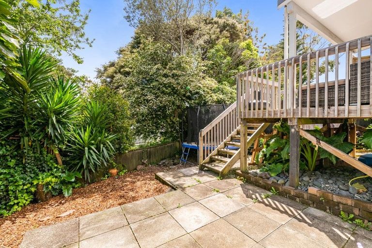 Photo of property in 46a Elliston Crescent, Stanmore Bay, Whangaparaoa, 0932