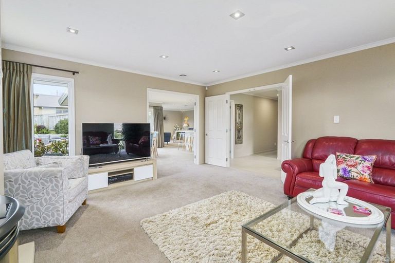 Photo of property in 19 Tennyson Avenue, Kelvin Grove, Palmerston North, 4414