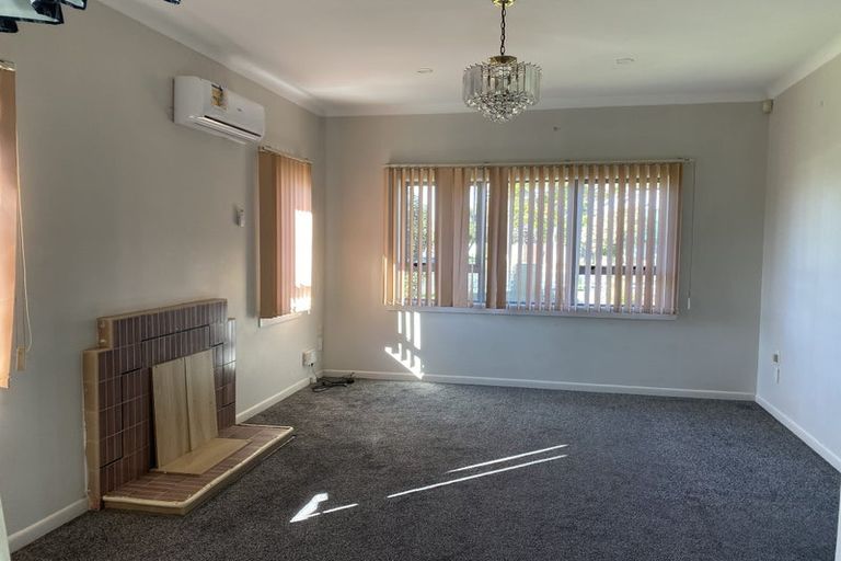 Photo of property in 323 Massey Road, Mangere East, Auckland, 2024