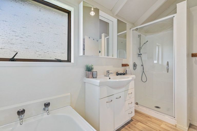 Photo of property in 2/62 Waiau Street, Torbay, Auckland, 0630