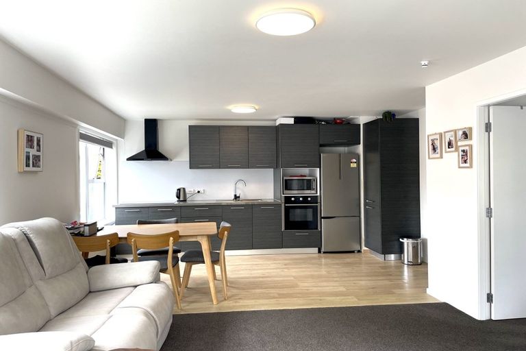 Photo of property in 8/32 Akaroa Drive, Maupuia, Wellington, 6022