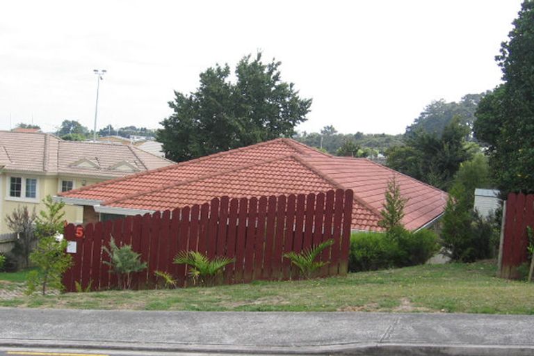 Photo of property in 5 Ian Marwick Place, Birkenhead, Auckland, 0626