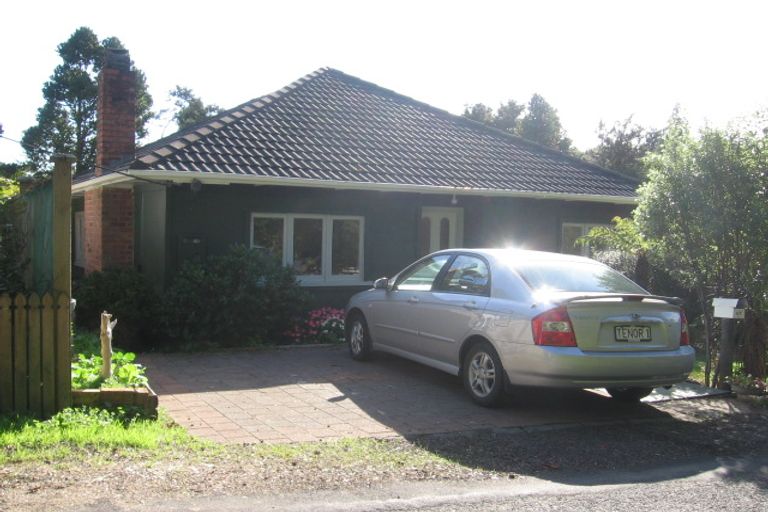 Photo of property in 47 Kauri Point Road, Laingholm, Auckland, 0604