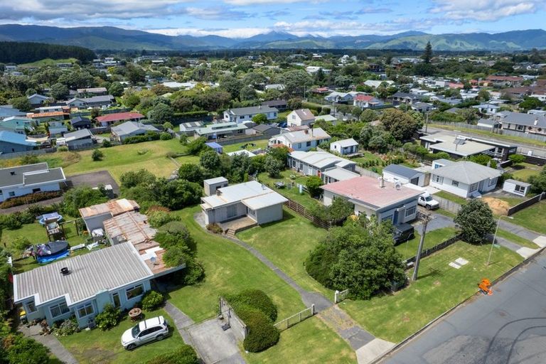 Photo of property in 70 Moana Street, Otaki Beach, Otaki, 5512