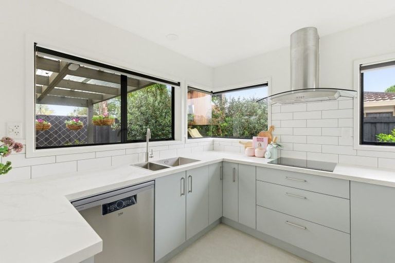 Photo of property in 22 Romana Crescent, Papamoa Beach, Papamoa, 3118