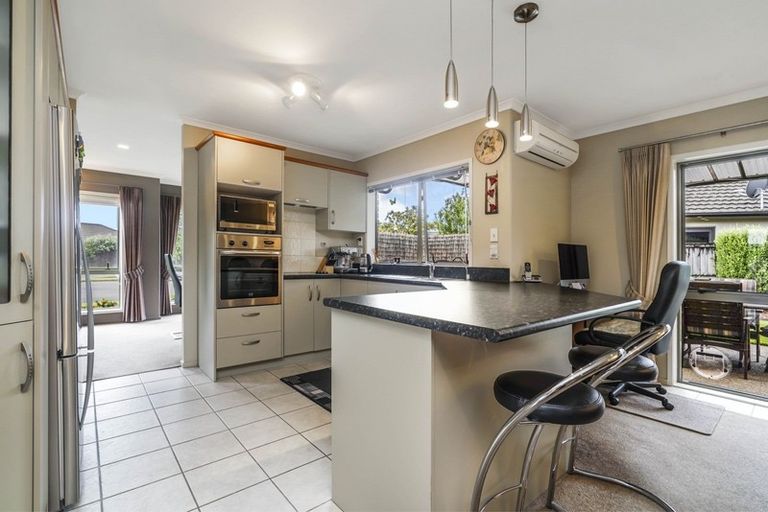 Photo of property in 17 Cranmer Close, Rototuna North, Hamilton, 3210