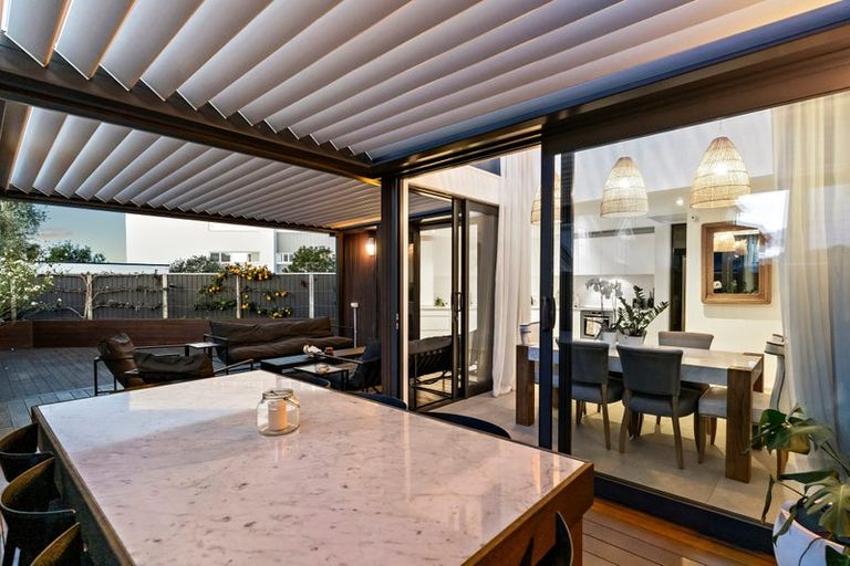 Photo of property in 2/3 Craig Road, Milford, Auckland, 0620