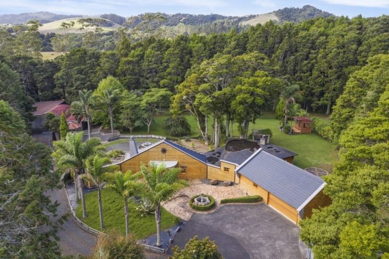 Photo of property in 1184 Kahikatea Flat Road, Waitoki, Kaukapakapa, 0871
