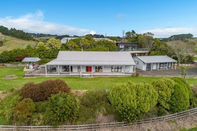 Photo of property in 25 Hull Road, Waitoki, Kaukapakapa, 0871
