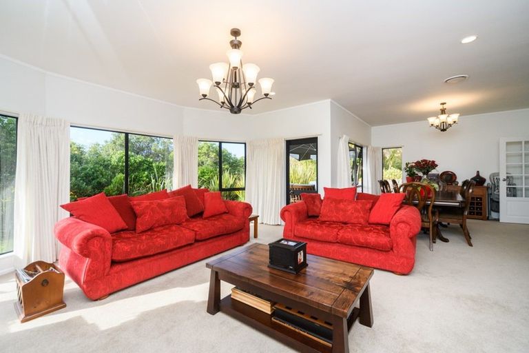 Photo of property in 121 Summerhill Drive, Fitzherbert, Palmerston North, 4410