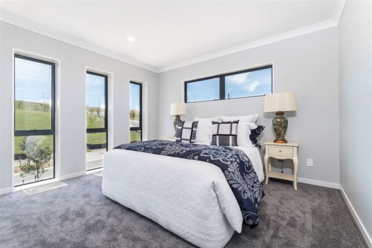 Photo of property in 15 Tawatawa Street, Long Bay, Auckland, 0630