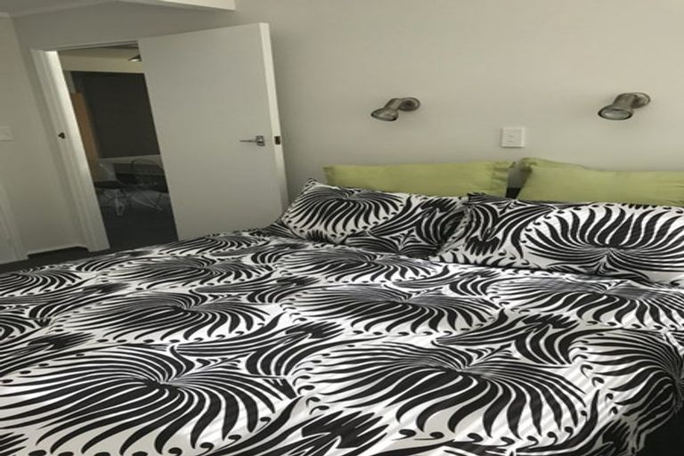 Photo of property in 70 Cutfield Road, New Plymouth, 4310