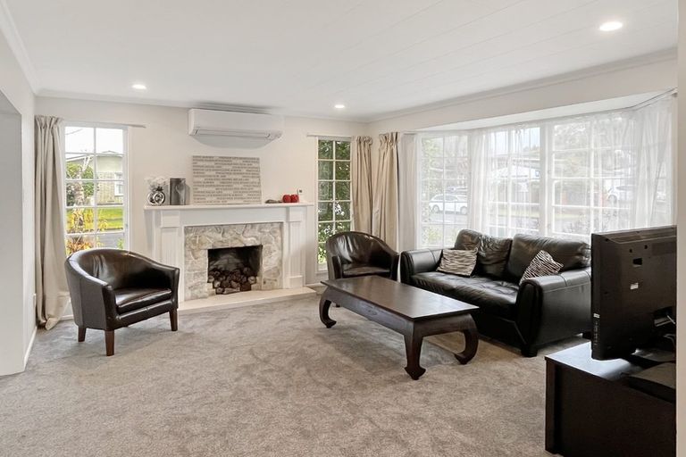 Photo of property in 1 Rakino Place, Awapuni, Palmerston North, 4412