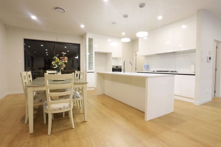 Photo of property in 6 Celestial Crescent, Orewa, 0931