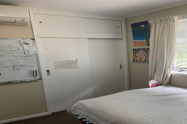 Photo of property in 1/25 Regency Place, Sunnynook, Auckland, 0632