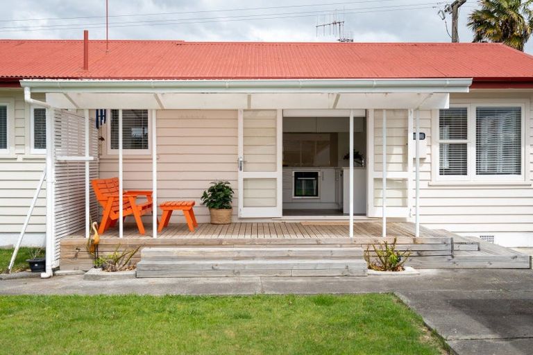Photo of property in 60 Wycliffe Street, Onekawa, Napier, 4110
