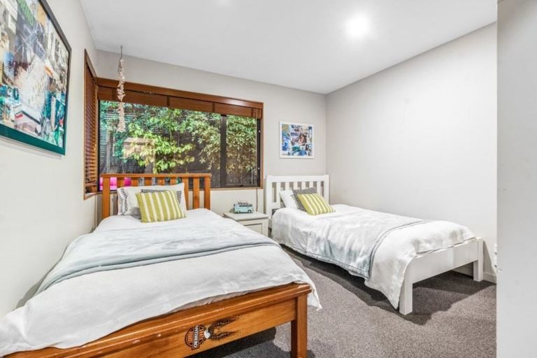 Photo of property in 2 Te Wharau Drive, Greenhithe, Auckland, 0632