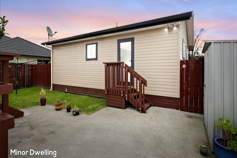 Photo of property in 14 Peachgrove Road, Te Atatu Peninsula, Auckland, 0610