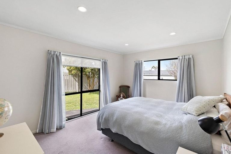 Photo of property in 2/25 Montrose Street, Point Chevalier, Auckland, 1022