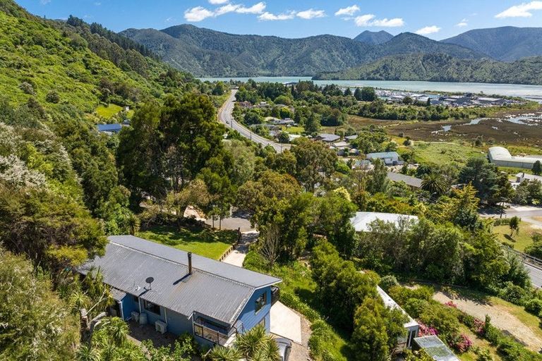 Photo of property in 17 Beach Place, Havelock, 7100