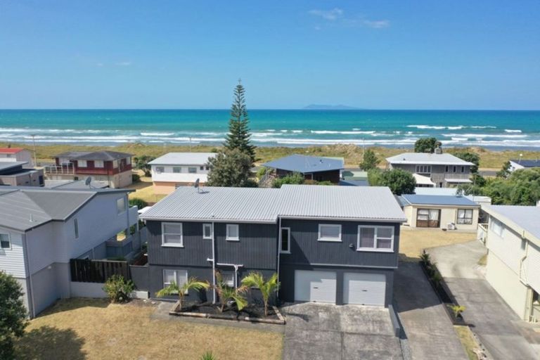 Photo of property in 277 Seaforth Road, Waihi Beach, 3611