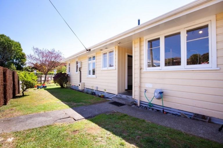 Photo of property in 3 Upjohn Street, Brooklands, New Plymouth, 4310