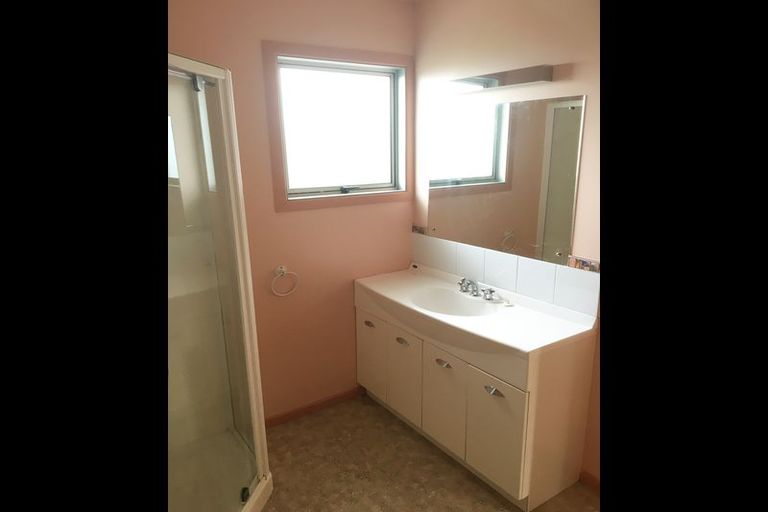 Photo of property in 16 Hilltop Avenue, Morningside, Whangarei, 0110