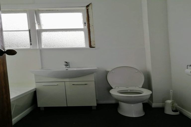 Photo of property in 20 Edinburgh Street, Green Island, Dunedin, 9018