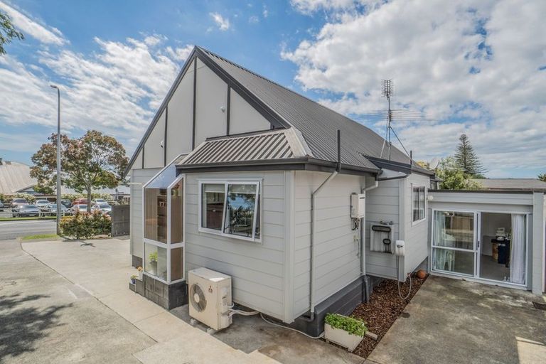 Photo of property in 45a Butley Drive, Farm Cove, Auckland, 2012