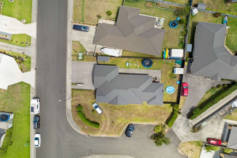 Photo of property in 31 Harbour Crest Drive, Waiuku, 2123