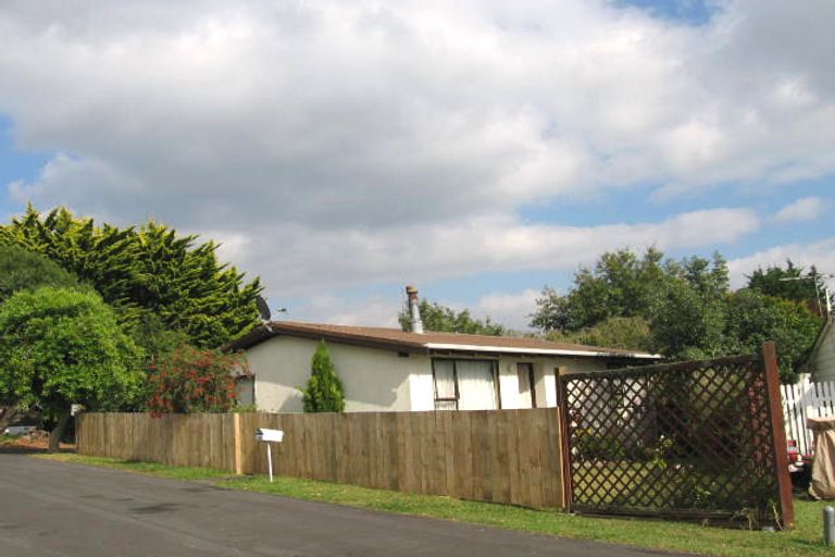 Photo of property in 1/13 Scarlock Avenue, Browns Bay, Auckland, 0630