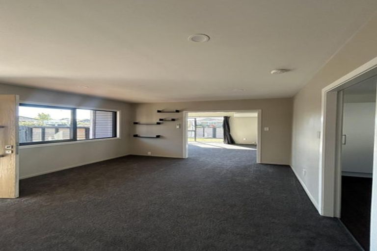 Photo of property in 135 Queenspark Drive, Parklands, Christchurch, 8083