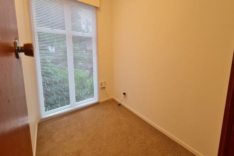 Photo of property in 46 Exmouth Road, Northcote, Auckland, 0627