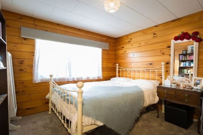 Photo of property in 1/25 Cron Avenue, Te Atatu South, Auckland, 0610