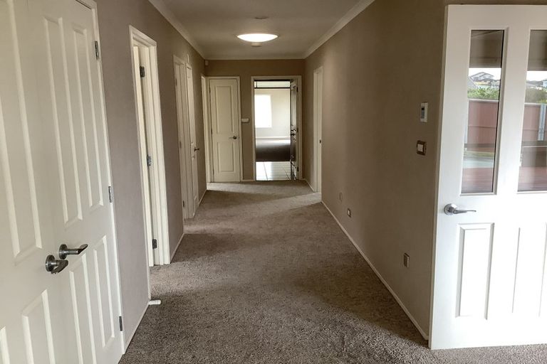 Photo of property in 1 Aufidius Place, Pukekohe, 2120