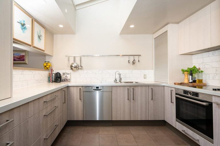 Photo of property in Highwic, 13/32 Hobson Street, Thorndon, Wellington, 6011