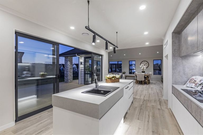 Photo of property in 7 William Blake Way, Riverhead, 0820