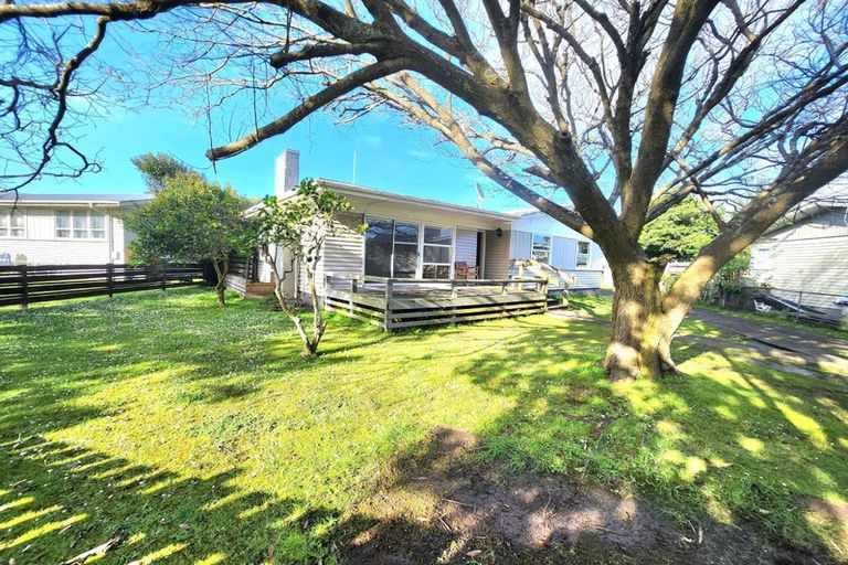Photo of property in 25 Brentford Place, Manurewa, Auckland, 2102