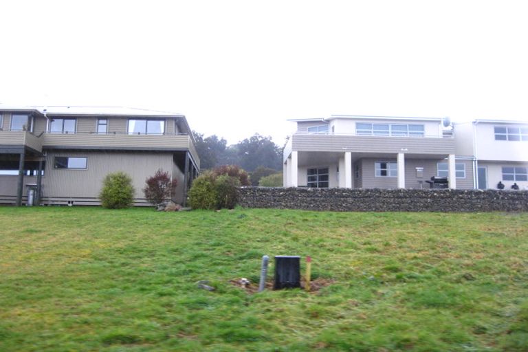 Photo of property in 15 Ranui Place, Moana, 7872