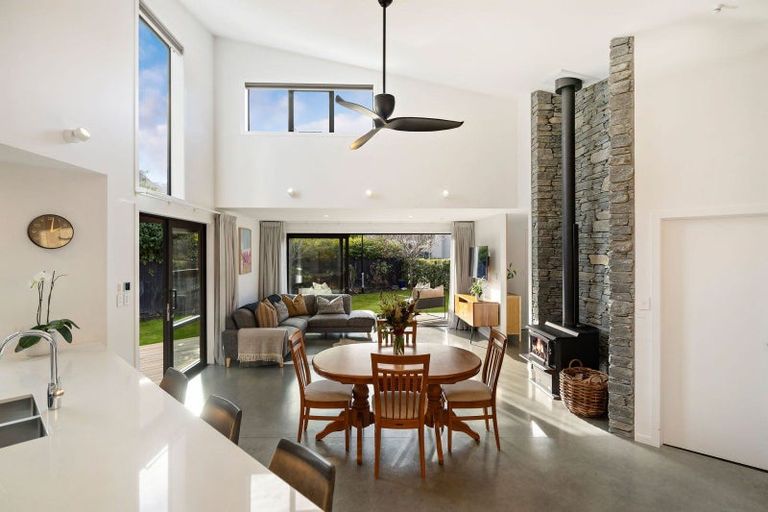 Photo of property in 20 Adamson Drive, Arrowtown, 9302